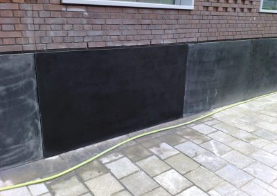 Na het schuren weer kleurverdiepend impregneren